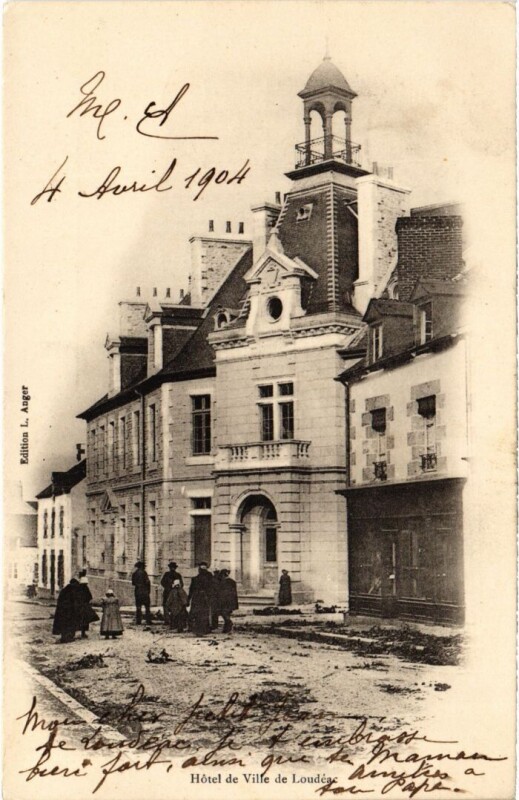 Carte postale ancienne Loudeac Hotel de Ville