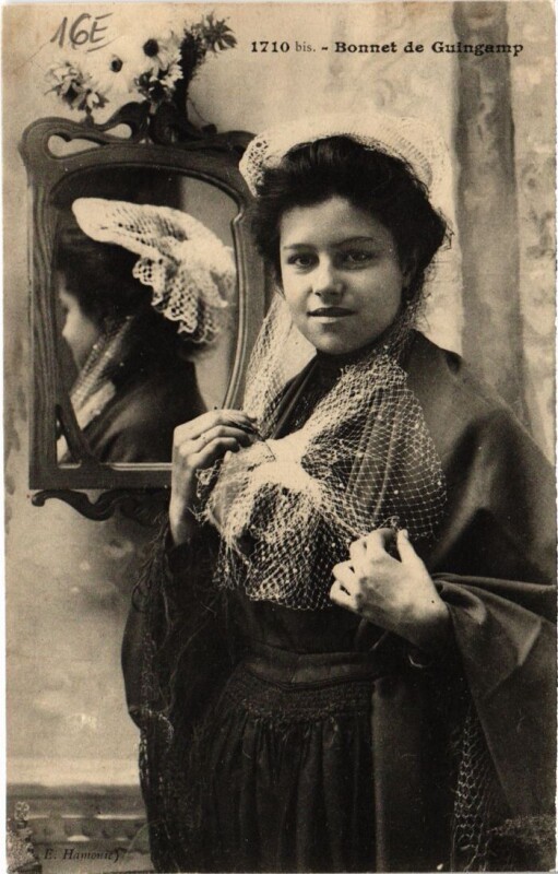 Carte postale ancienne Guingamp Bonnet de Guingamp - Type à Guingamp