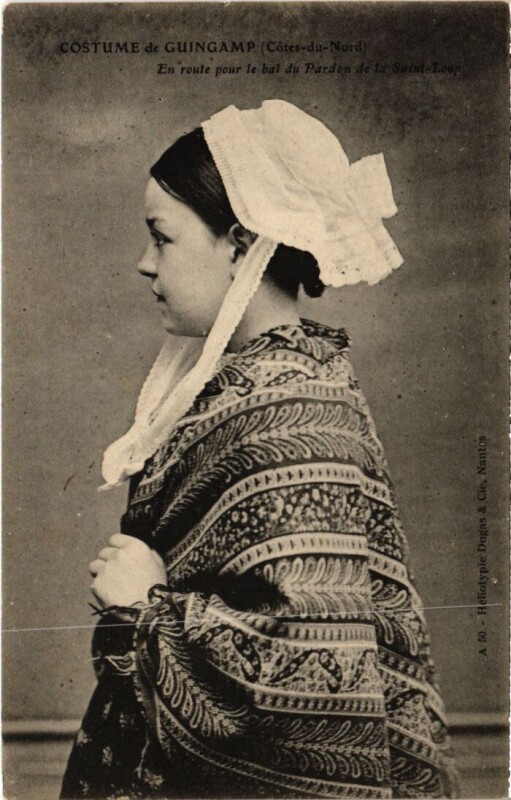 Carte postale ancienne Guingamp Costume - Femme - Type à Guingamp