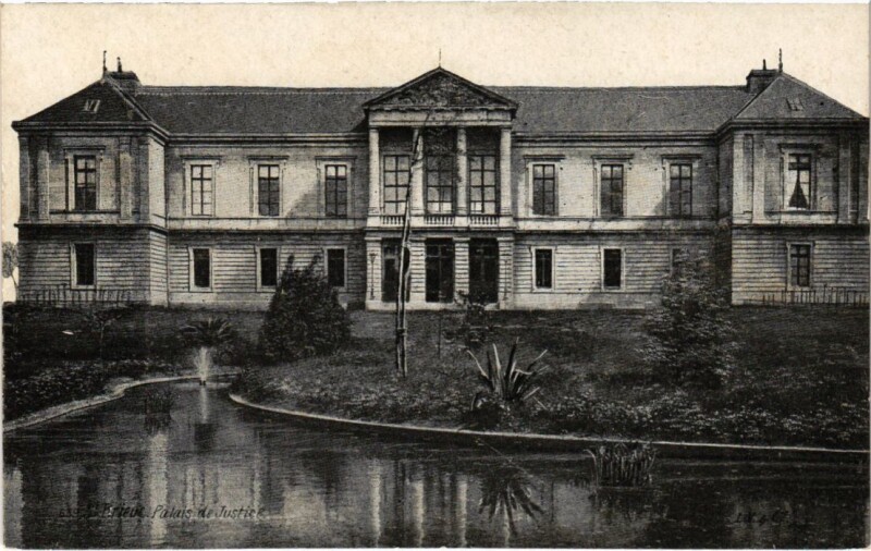 Carte postale ancienne Saint-Brieuc Palais de Justice à Saint-Brieuc