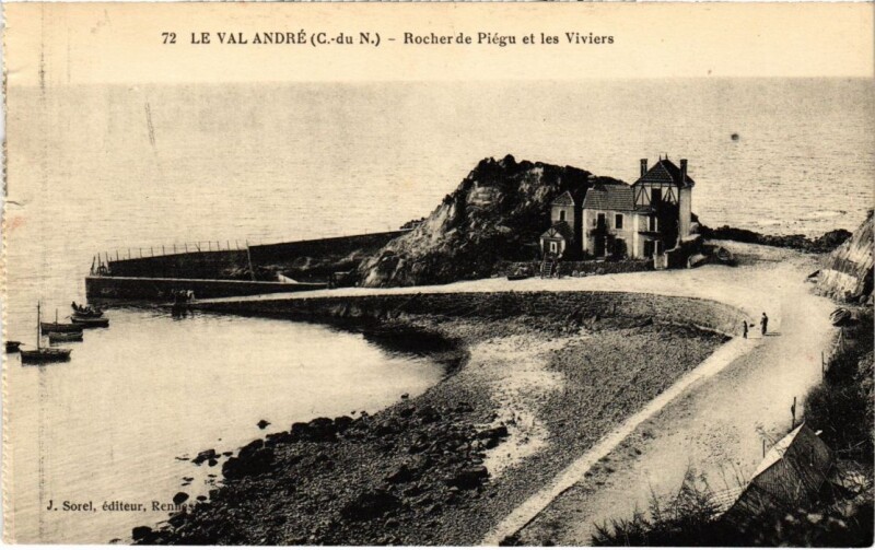 Carte postale ancienne Val-Andre Rocher de Piegu et les Viviers