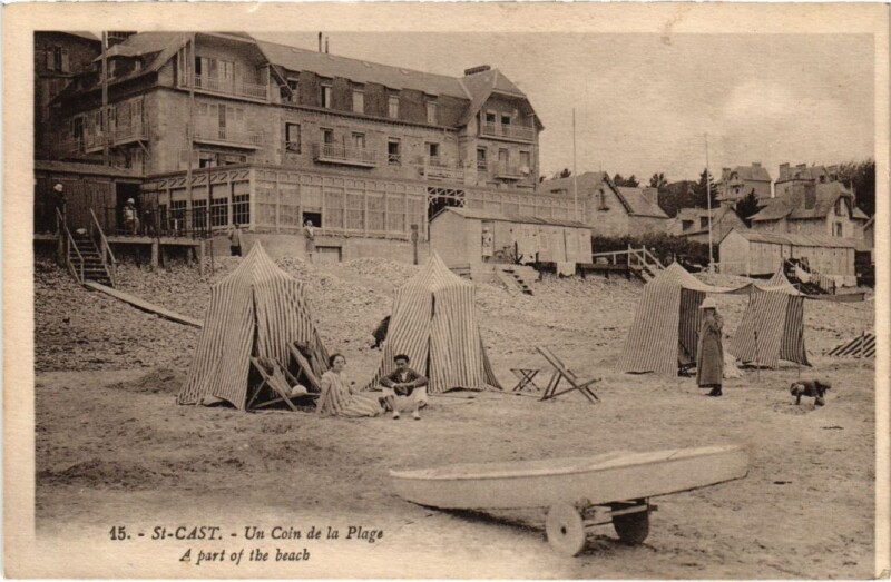 Carte postale ancienne Saint-Cast Un Coin de la Plage