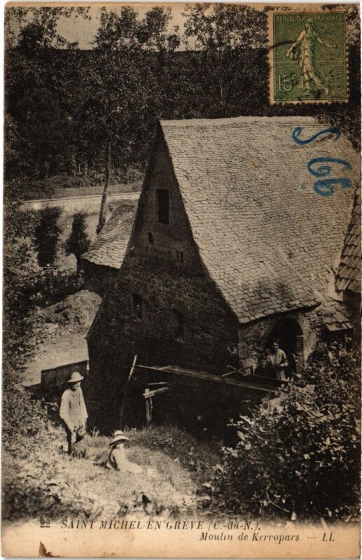 Carte postale ancienne Saint-Michel-en-Greve Moulin de Kerropars