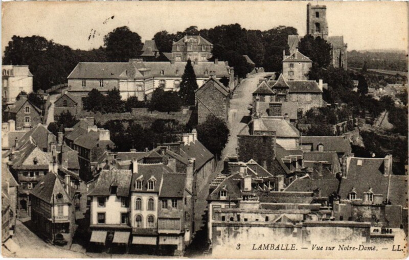 Carte postale ancienne Lamballe Vue sur Notre-Dame