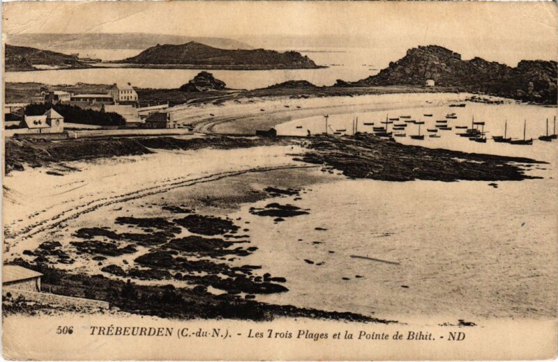 Carte postale ancienne Trebeurden Les Trois Plages et la Pointe de Bihit