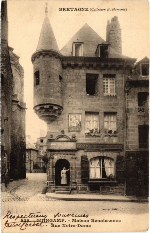Carte postale ancienne Guingamp Maison Renaissance - Rue Notre-Dame à Guingamp