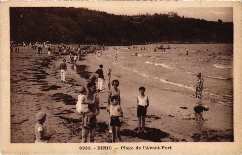 Carte postale ancienne Binic Plage de l'Avant-Port