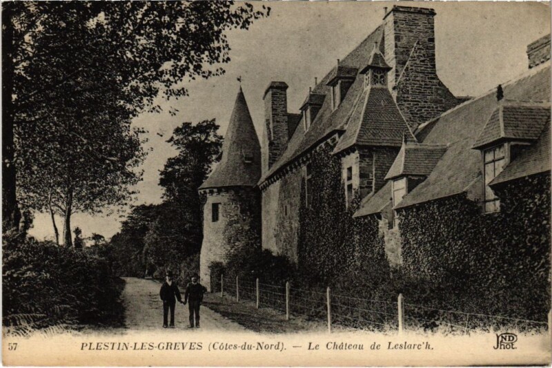 Carte postale ancienne Plestin-les-Greves Le Chateau de Leslarc'h