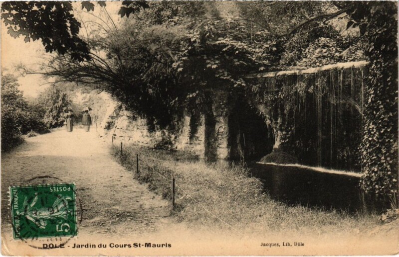 Carte postale ancienne Dole Jardin du Cours Saint-Mauris à Saint-Maur