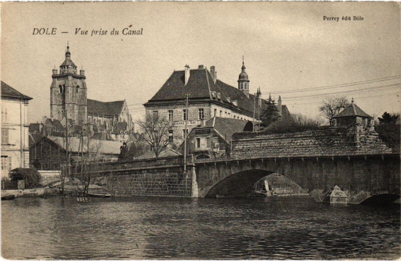 Carte postale ancienne Dole vue prise du Canal