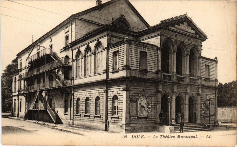 Carte postale ancienne Dole Le Theatre