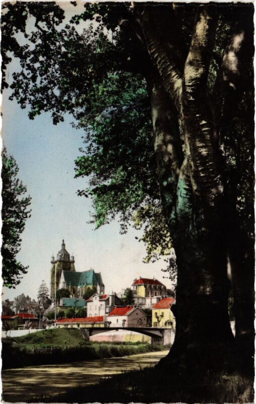 Carte postale ancienne Dole Les bords du Canal