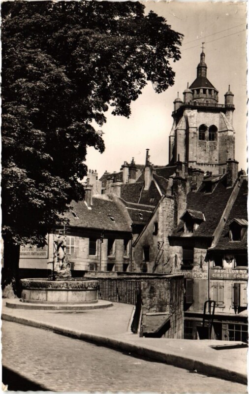 Carte postale ancienne Dole Place aux Fleurs