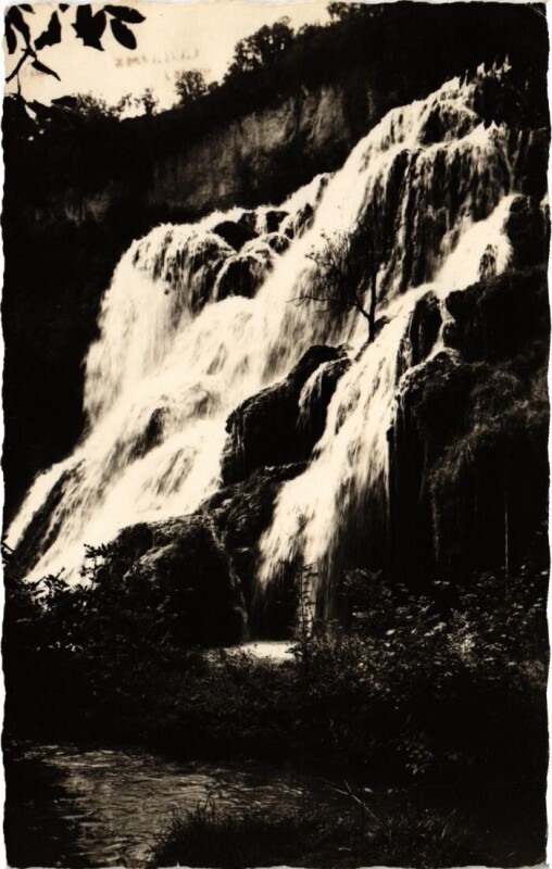 Carte postale ancienne Lons le Saunier Cascade des Turfs à Lons-le-Saunier
