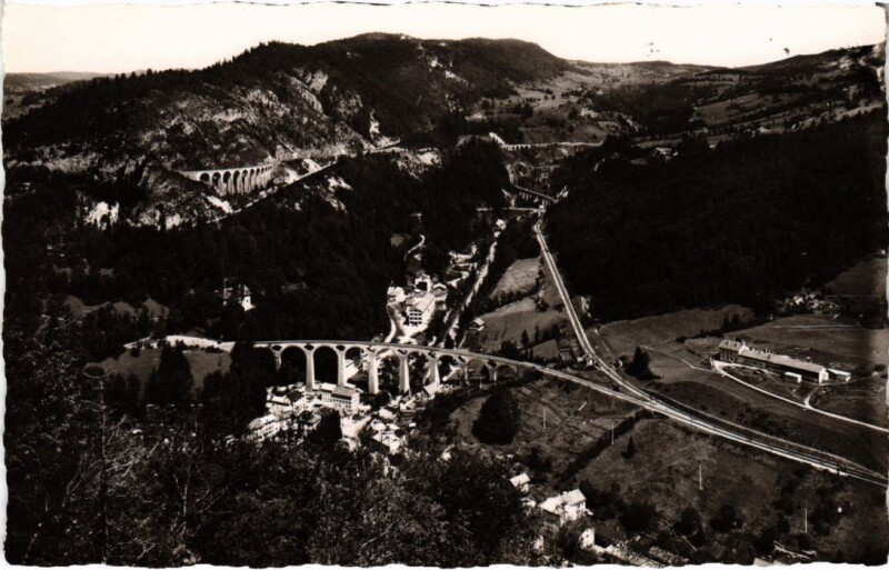 Carte postale ancienne Morez Les Viaducs