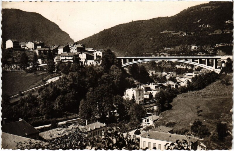 Carte postale ancienne Saint Claude Le Grand Pont sur la Bienne à Saint-Claude