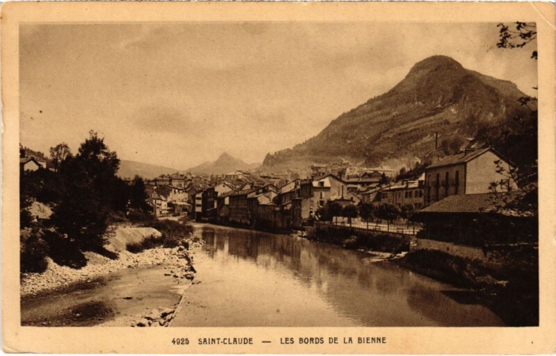 Carte postale ancienne Saint Claude Les Bords de la Bienne à Saint-Claude