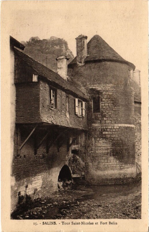 Carte postale ancienne Salins les Bains Tour Saint-Nicolas et Fort Belin à Salins-les-Bains