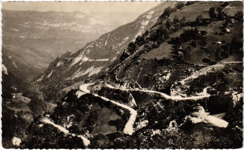 Carte postale ancienne Route de Saint-Claude a la Faucille à Saint-Claude