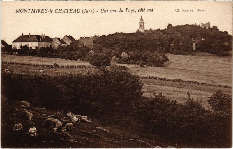 Carte postale ancienne Montmirey le Chateau une vue du Pays