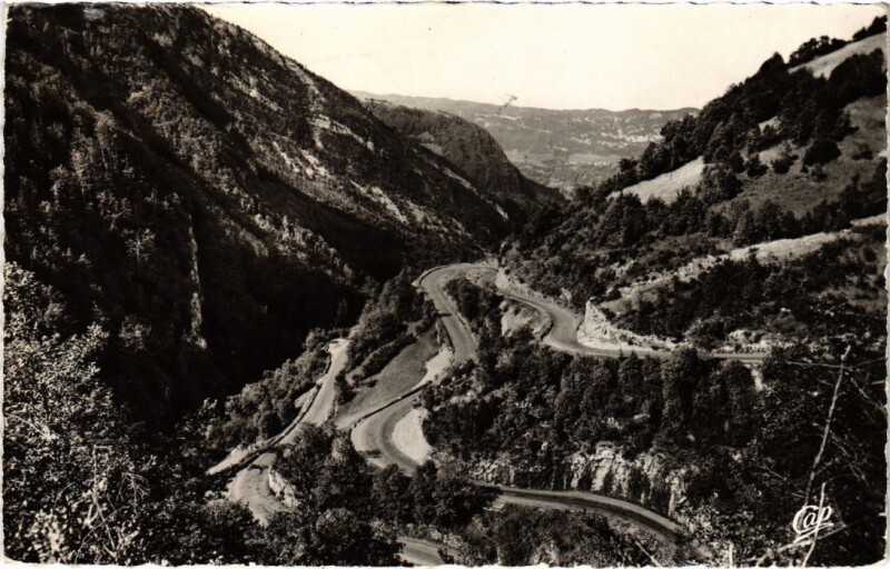 Carte postale ancienne Col de Faucille Les Lacets de Septmoncel