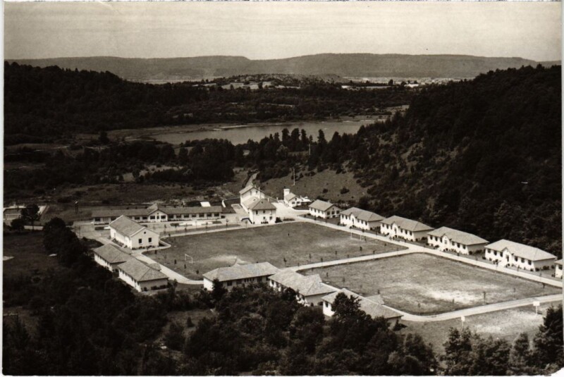 Carte postale ancienne Clairvaux les Lacs Colonie Municipale de la Ville à Clairvaux-les-Lacs