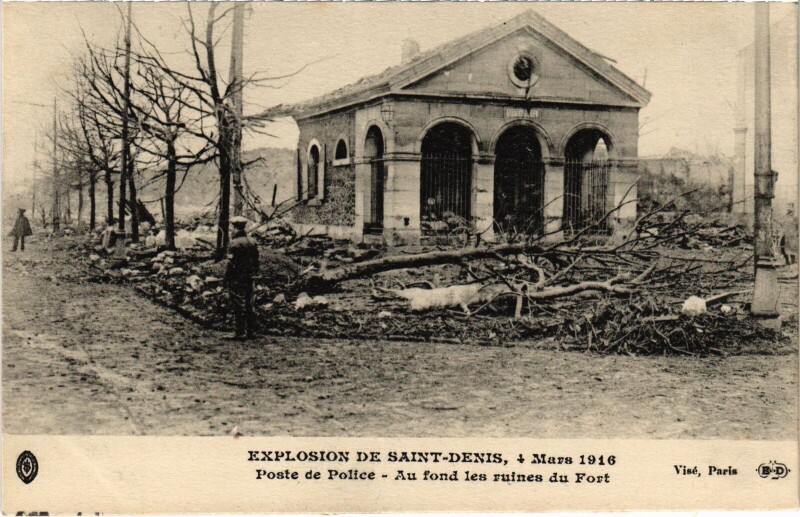 Carte postale ancienne Paris Explosion de Saint-Denis 1916 Poste de Police