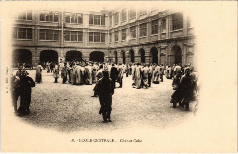 Carte postale ancienne Paris 3e Ecole Centrale Chahut Cube à Paris 3e