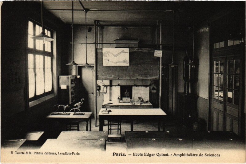 Carte postale ancienne Ecole Edgar Quinet - Amphithéâtre de Sciences à Paris 9e