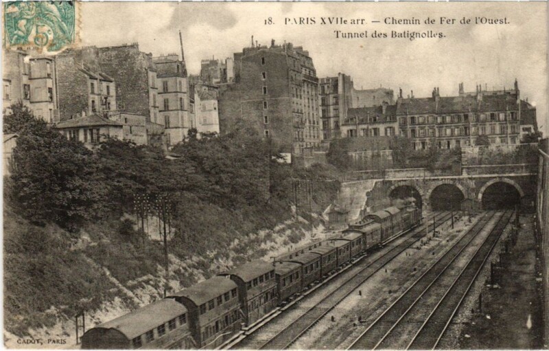 Carte postale ancienne Chemin de Fer de l'Ouest - Tunnel des Batignolles à Paris 17e