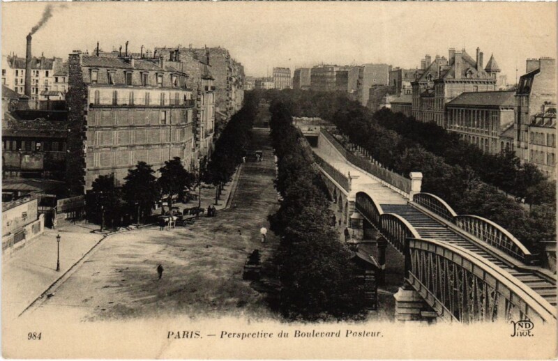 Carte postale ancienne Perspective du Boulevard Pasteur à Paris 15e