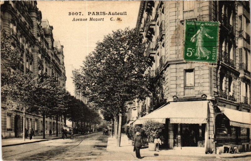 Carte postale ancienne Auteuil - Avenue Mozart à Paris 16e