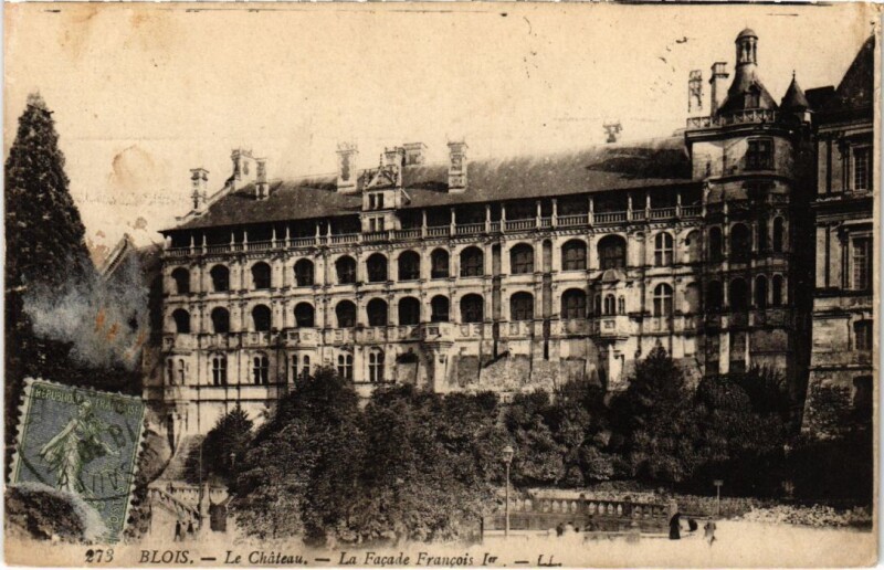 Carte postale ancienne Blois Le Chateau France à Blois