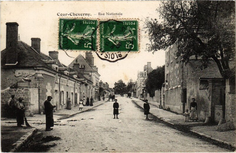Carte postale ancienne Cheverny Rue Nationale France à Cheverny