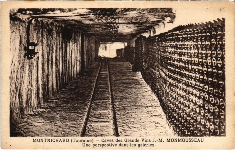 Carte postale ancienne Montrichard Caves des Grands Vins J.-M France