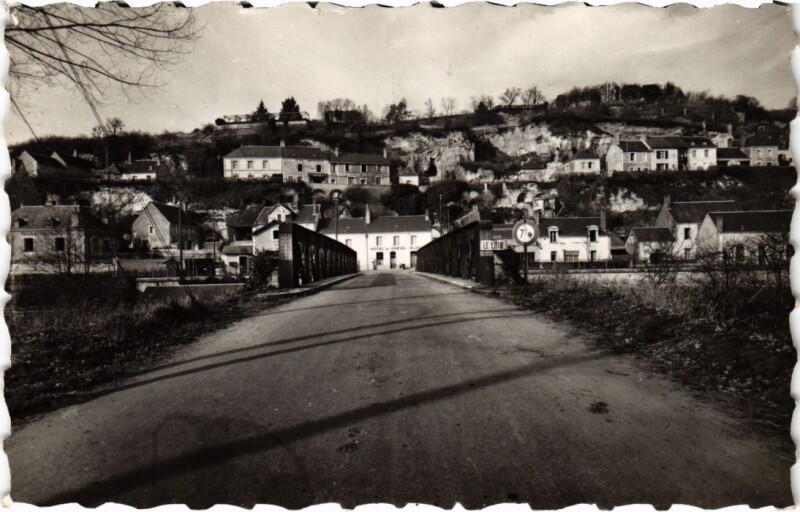 Carte postale ancienne Troo Entree du pays France
