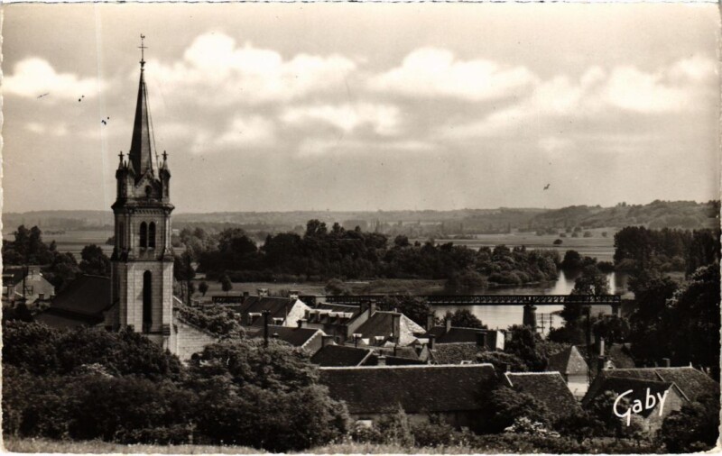 Carte postale ancienne Thesee Vue Generale sur le Cher et l'Eglise France