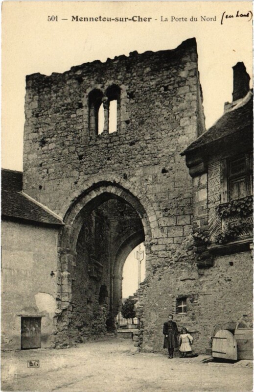 Carte postale ancienne Mennetou sur Cher La Porte du Nord France à Mennetou-sur-Cher