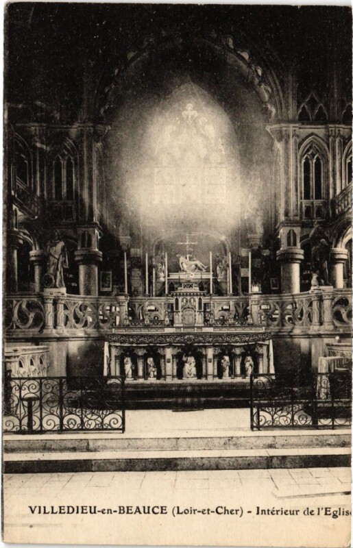 Carte postale ancienne Villedieu-en-Beauce Interieur de l'Eglise France