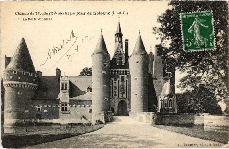 Carte postale ancienne Chateau du Moulin La Porte d'Entree France