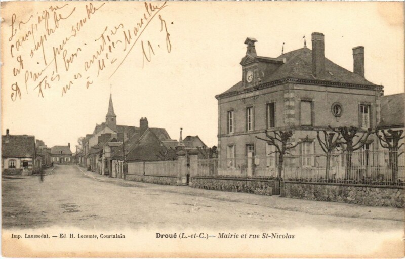 Carte postale ancienne Droue Mairie et rue St.Nicolas France