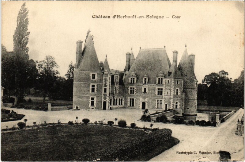 Carte postale ancienne Chateau d' Herbault en Sologne Cour France à Herbault