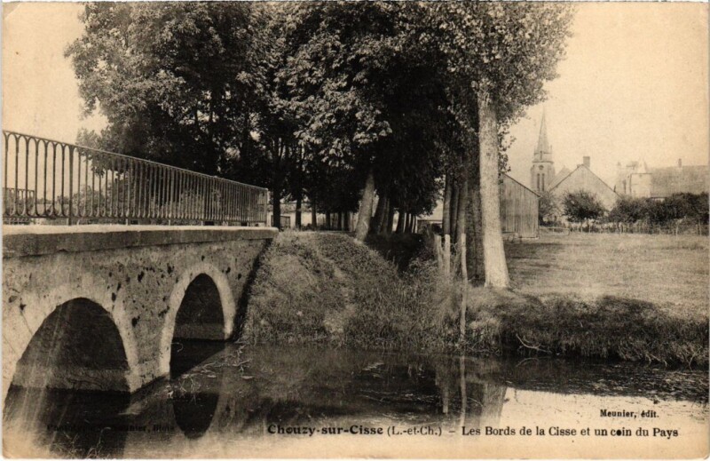 Carte postale ancienne Chouzy-sur-Cisse Les Bords de la Cisse et un coin du Pays France