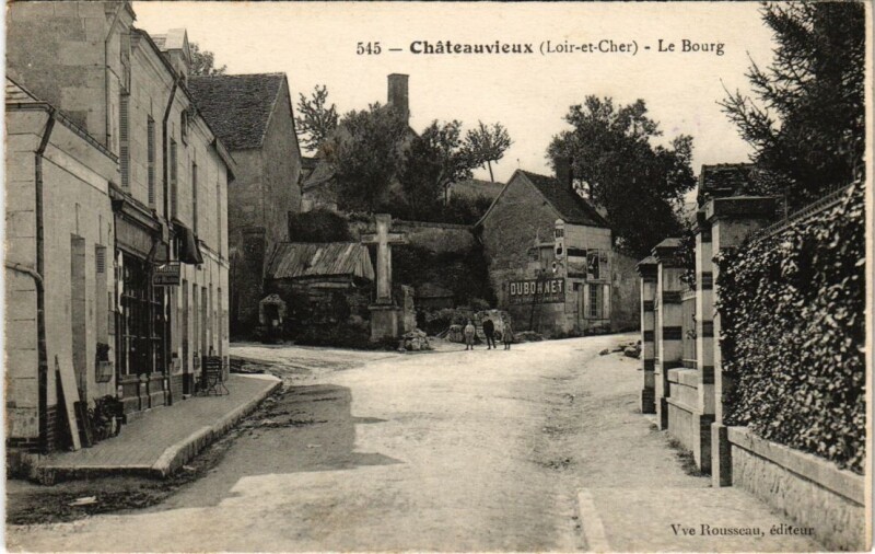 Carte postale ancienne Chateauvieux Le Bourg France