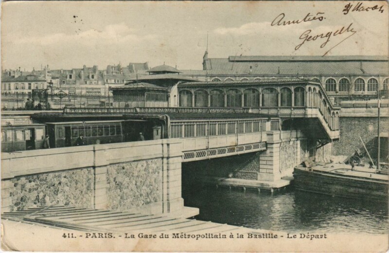 Carte postale ancienne La Gare du Métropolitain à la Bastille - Le Départ à Paris 4e