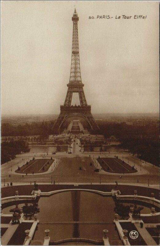 Carte postale ancienne Paris 7e Tour Eiffel à Paris 7e