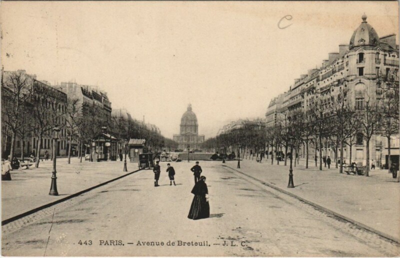 Carte postale ancienne Paris 7e Avenue de Breteuil