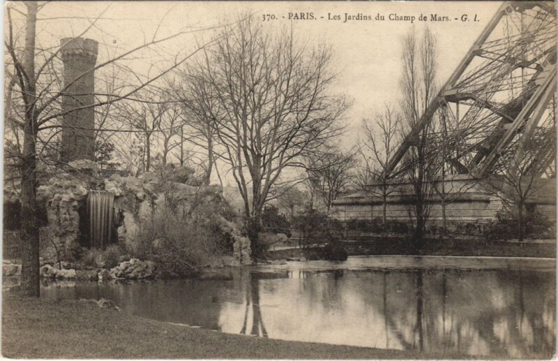 Carte postale ancienne Paris 7e Jardins du Champ de mars