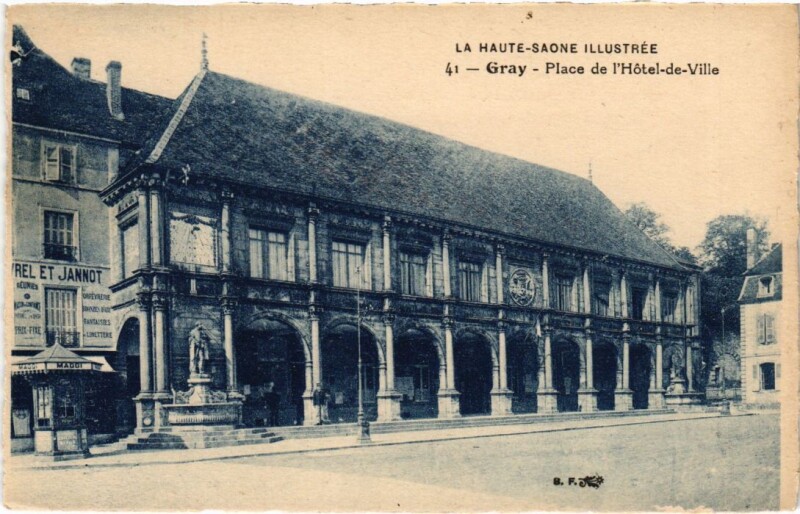Carte postale ancienne Gray Place de l'hotel de ville