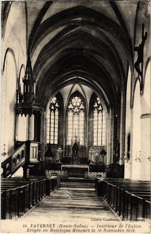 Carte postale ancienne Faverney interieur de l'Eglise à Faverney